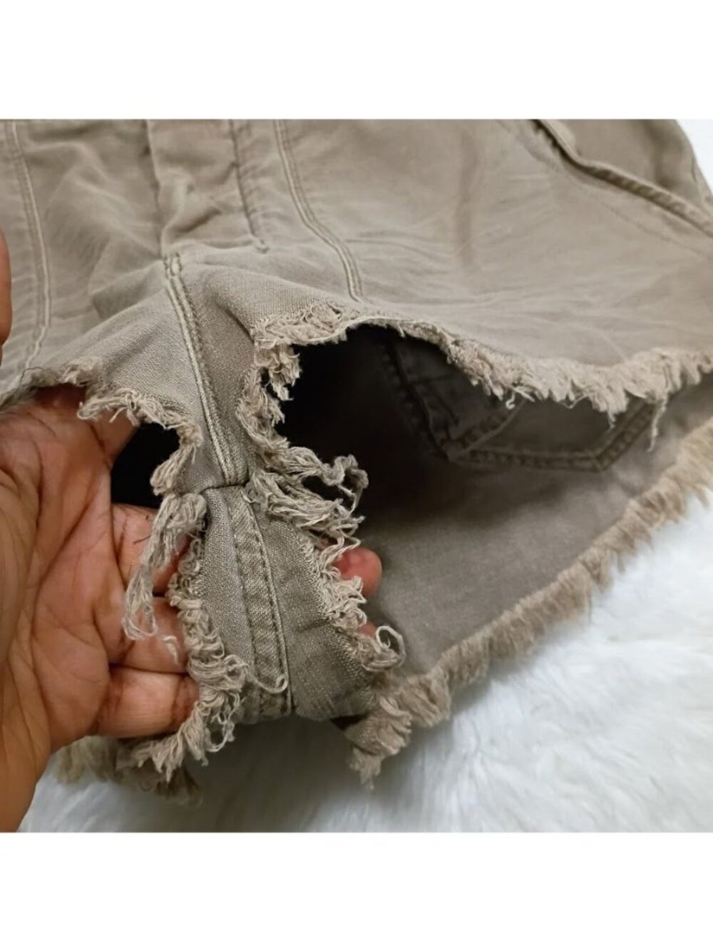 Free People Easy Goes It Boho Festival Sz 10 Shorts Beige Frayed Hem - Picture 11 of 12